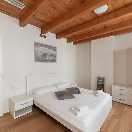Appartamento Dimora Acquamarina Venezia Esterno foto